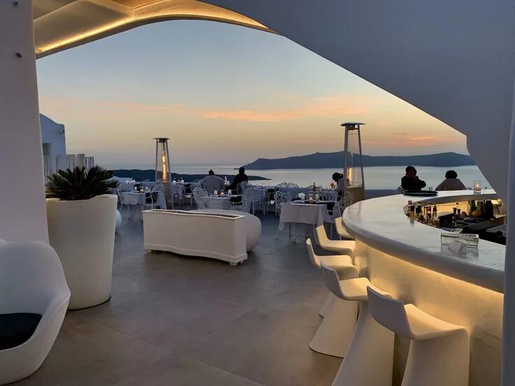 Santorini ленинский просп 42б фото Luxury Bar and Restaurant with Stunning Ocean Views in Santorini