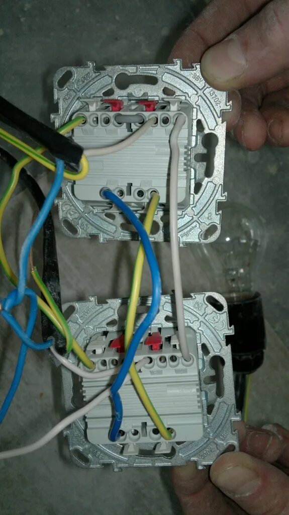 Schneider двойной выключатель подключение Как подключить двойной проходной выключатель шнайдер