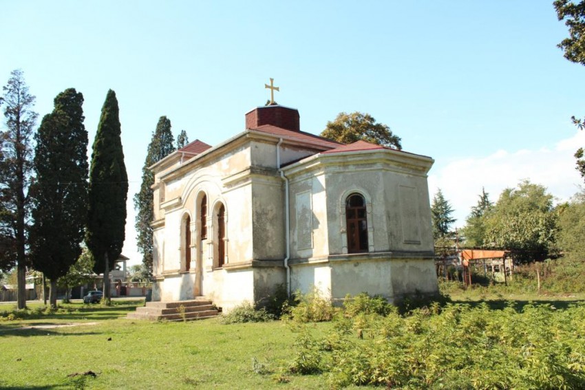 Shato bambora сухумское шоссе фото Церковь Марии Магдалины, Бамбора (Абхазия), фотография. общий вид в ландшафте Ви