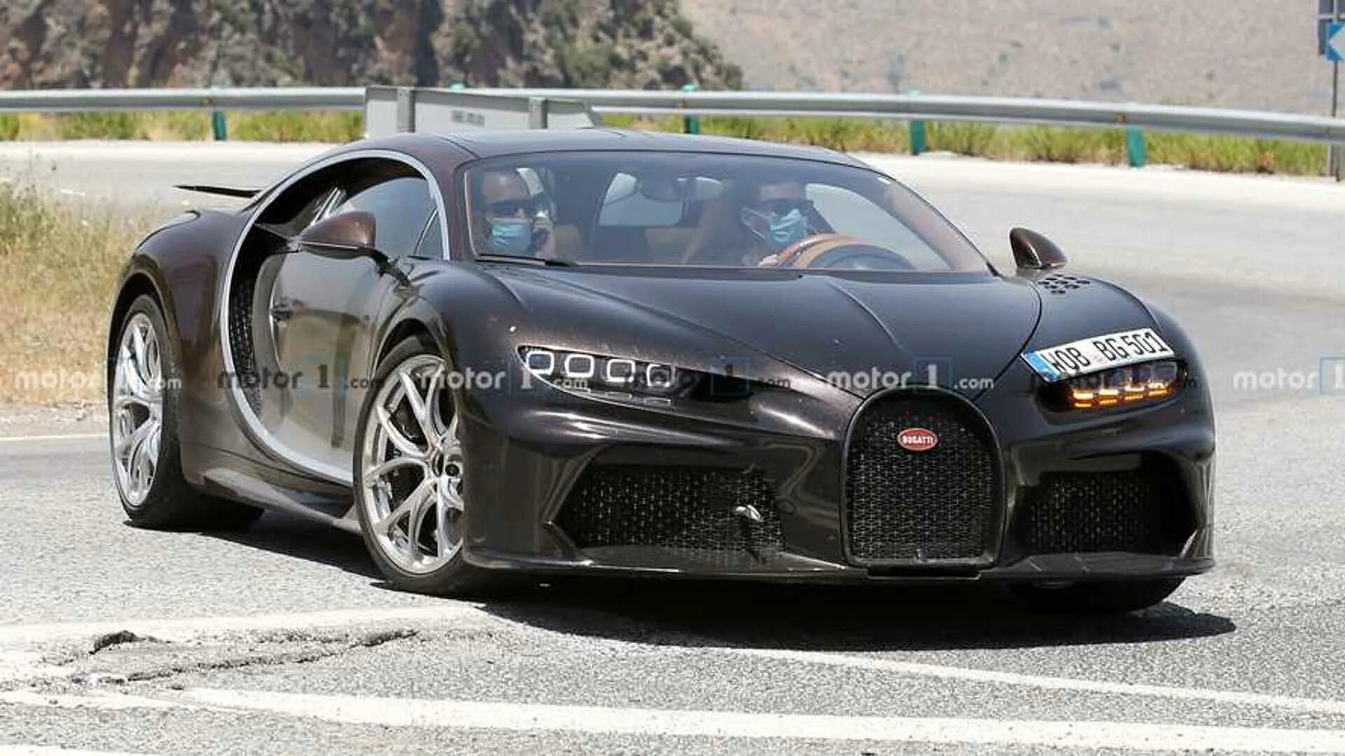 Sheron спортивная ул 27 стр 4 фото Strange Bugatti Chiron spied with curious styling cues