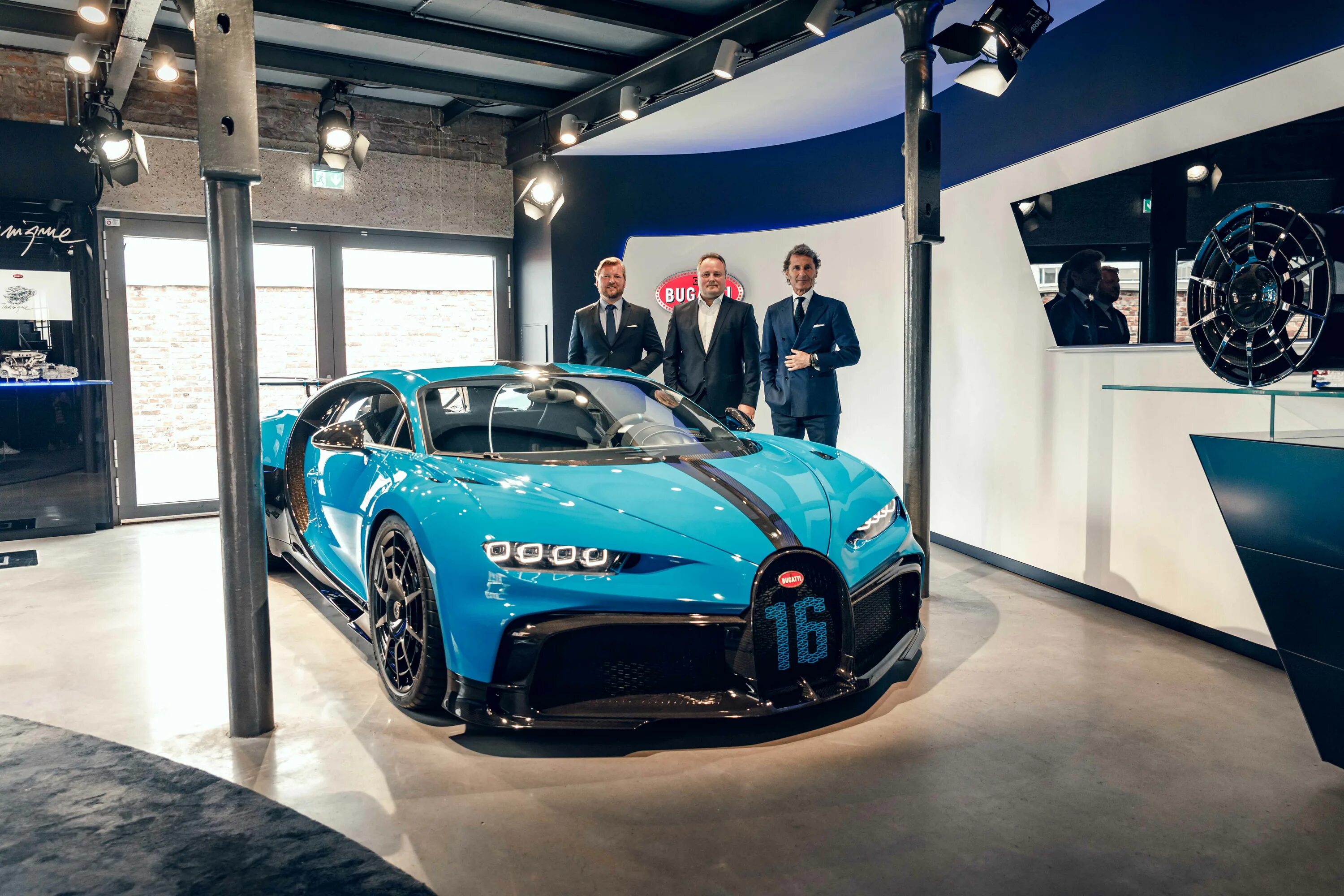 Sheron спортивная ул 27 стр 4 фото Exclusive European Road Show The Chiron Pur Sport in Frankfurt and Munich - Tire