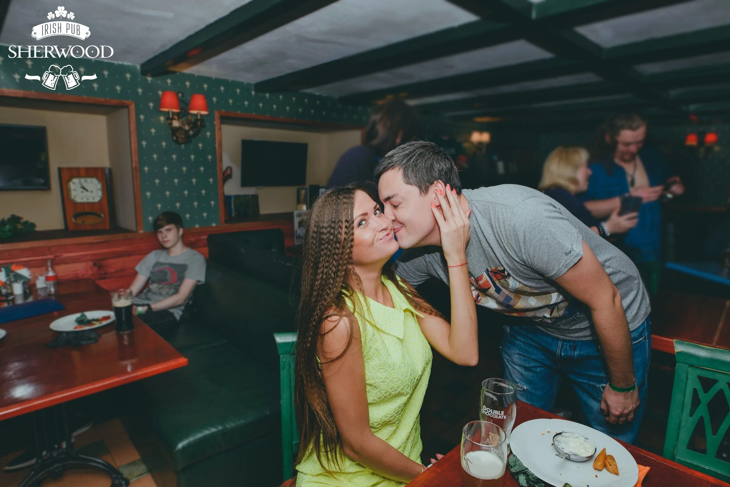 Sherwood pub шараповская ул 7 фото 27/07/18. НАИВ / SHERWOOD PUB - ирландский паб в Мытищах, пивной ресторан с живо