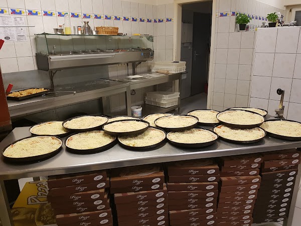 Stuttgart service бугурусланский пер 6а челябинск фото Laurita Pizza Service, +49 711 6333588, Breitscheidstraße 88, 70176 Штутгарт, Ге