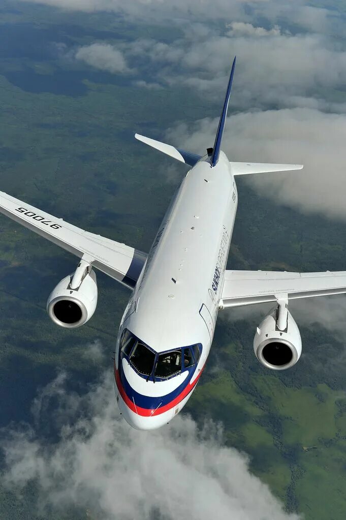 Sukhoi superjet 100 фото самолета Sukhoi Superjet 100 Sukhoi superjet 100, Sukhoi, Aviation