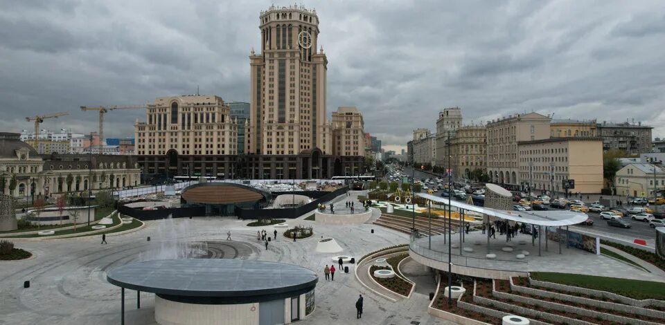 Superstep павелецкая площадь 3 фото Собянин открыл центральную часть нового парка на Павелецкой площади - Комплекс г