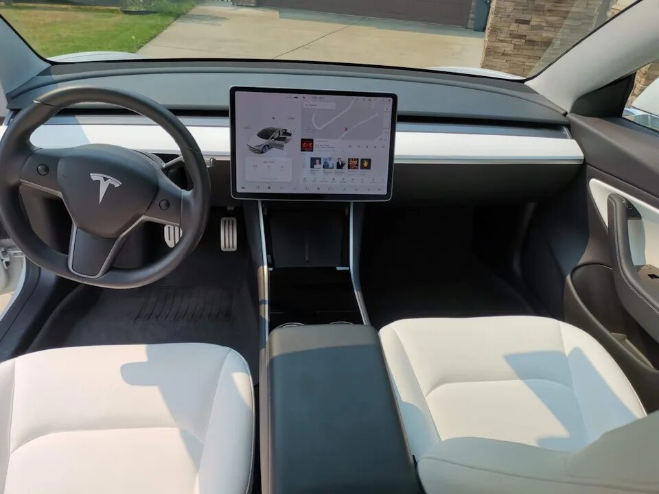 Tesla фото салона Белый салон Tesla после 40 тыс.км - Tesla Model 3, 2019 года наблюдение DRIVE2
