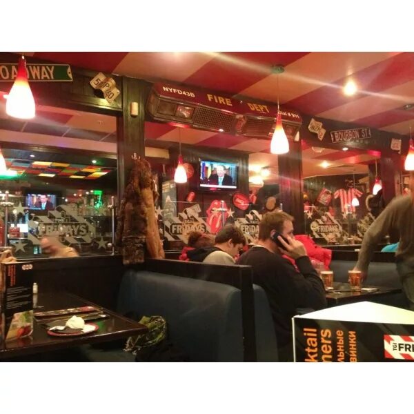 Tgi fridays ул земляной вал 33 фото Ресторан T.G.I. Friday`s. Бронирование столиков в ресторанах, выбор ресторана, э