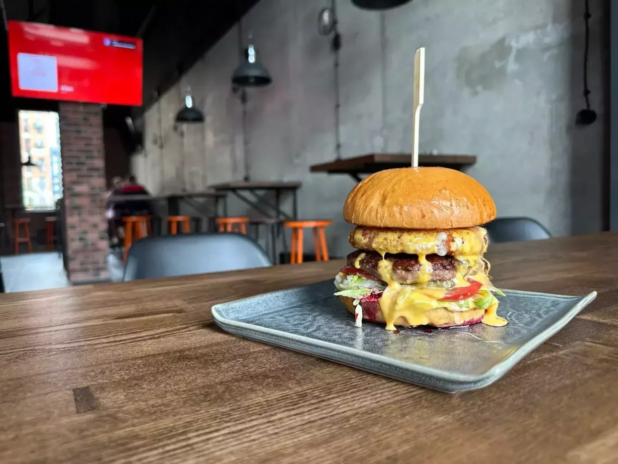 The burger gun ул ленина 115а фото Бар "The Beer" / "Зе бир", Москва: бронирование, цены, меню, адрес, фото, отзывы