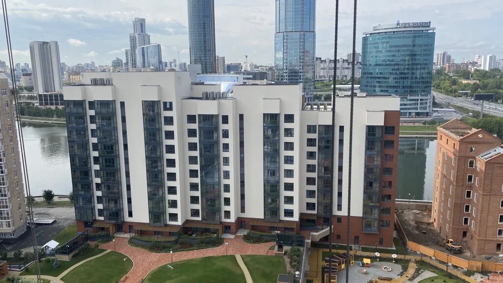The dom олимпийская наб 9 2 фото Продажа квартир в новостройках в Екатеринбурге, мкр Академический, ВИЗ, Заречный