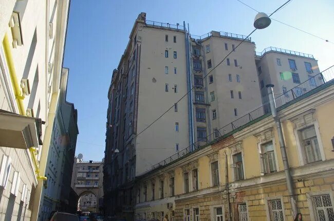 The puh большой гнездниковский пер 3 фото Москва в кино: где жили герои фильма "Служебный роман" Smolenka Estate Дзен