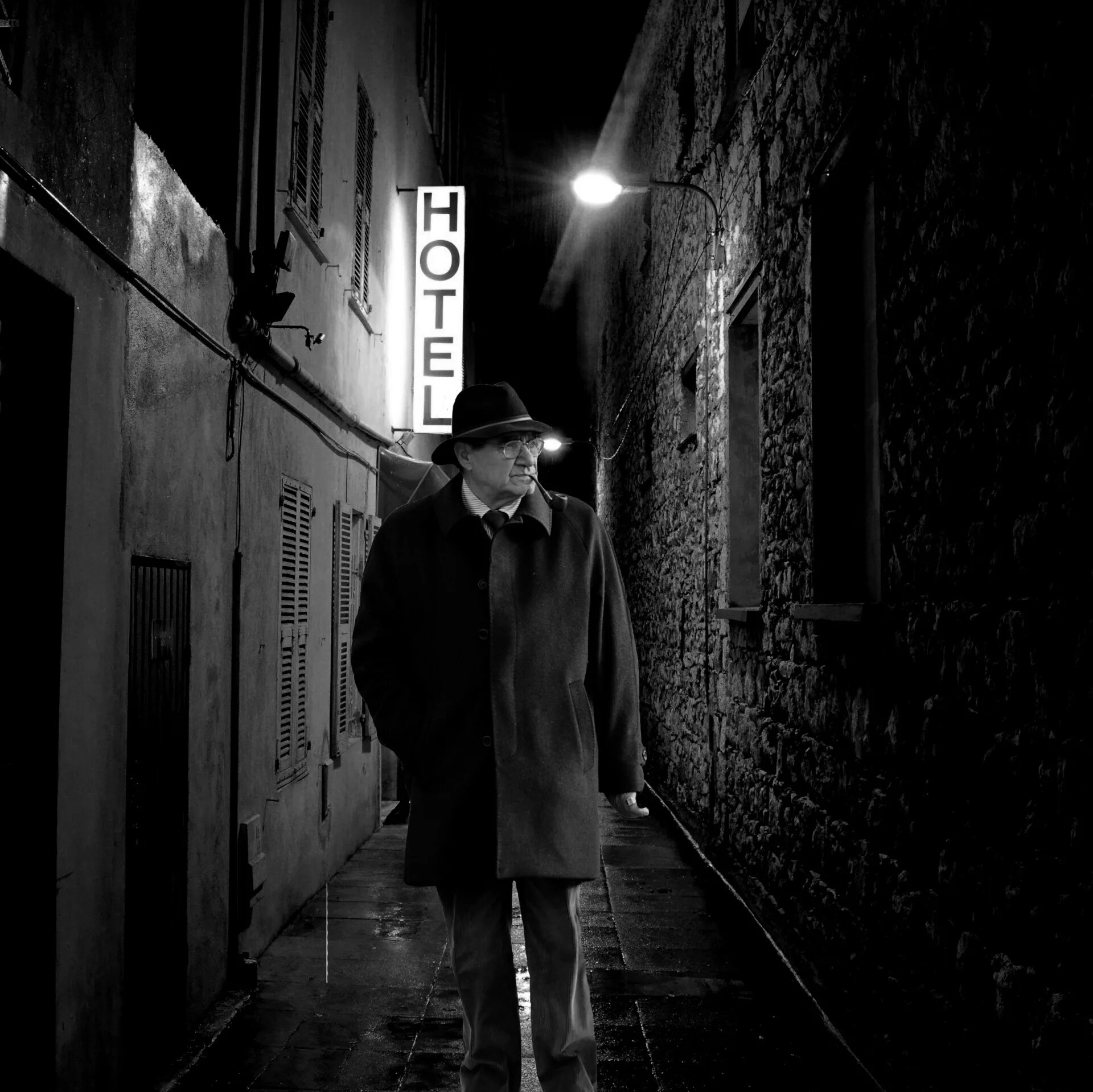 Theiman ул мира 24б фото Edit free photo of Man,walking,night,street,dark - needpix.com