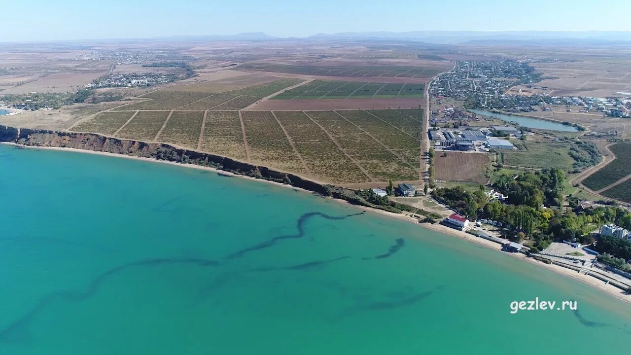 Toil ул свидерского 1в село угловое фото Село Угловое, Крым, Бахчисарарйский район, вид с высоты птичьего полета. - YouTu
