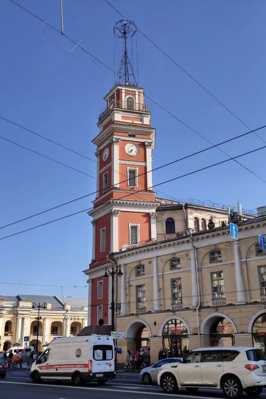 Tower невский просп 22 фото На Думской башне спустя полгода вновь остановились часы