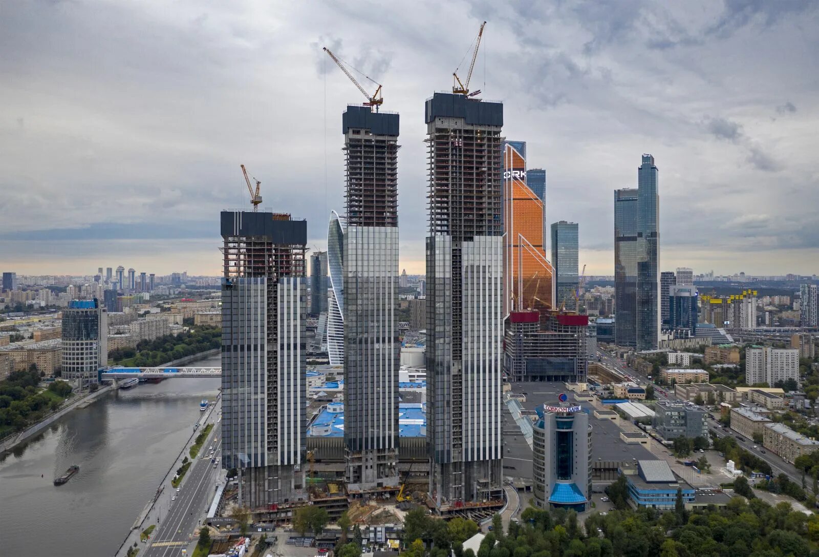 Towers площадь труда 1 фото Капитал Тауэр СТС