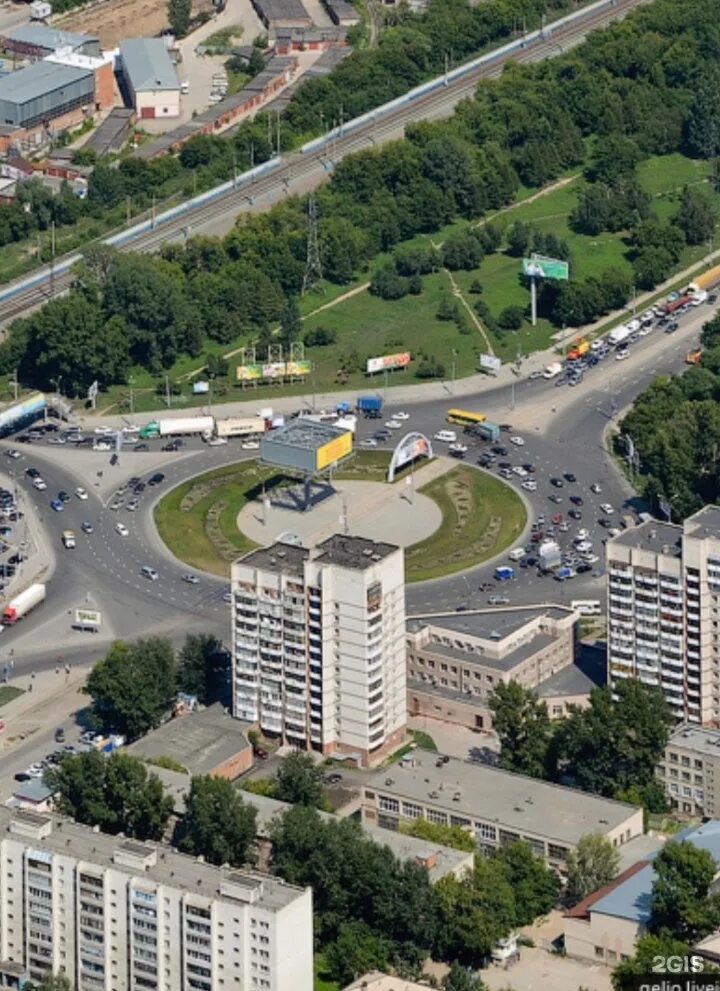 Towers площадь труда 1 фото Площадь труда - Фото