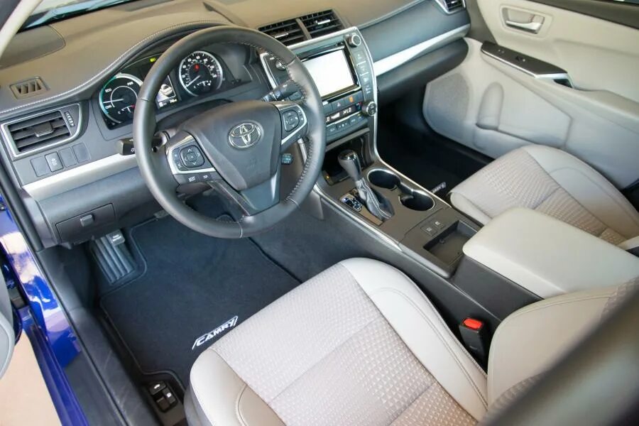 Toyota camry фото салона Toyota Camry Hybrid 2015 года выпуска для рынка США. Фото 8. VERcity