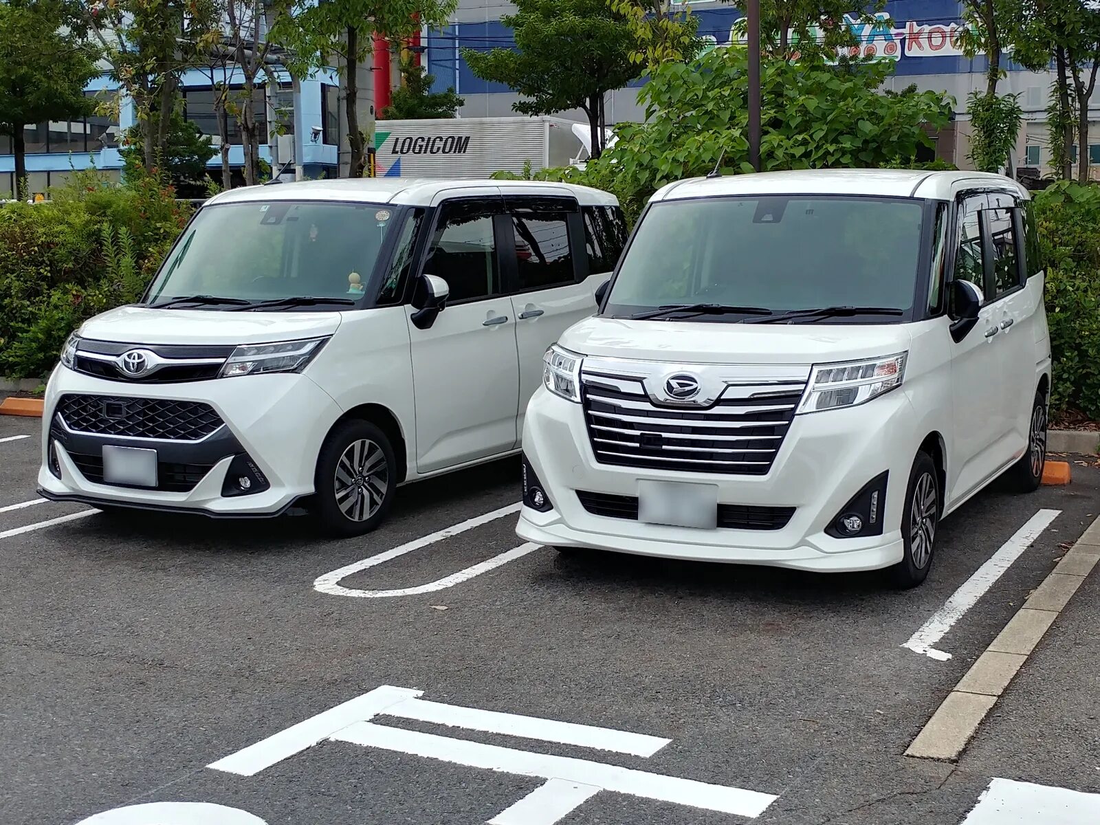 Toyota танк фото File:Toyota tank m900a and daihatsu thorcustom m900s 1 f.jpg - Wikipedia
