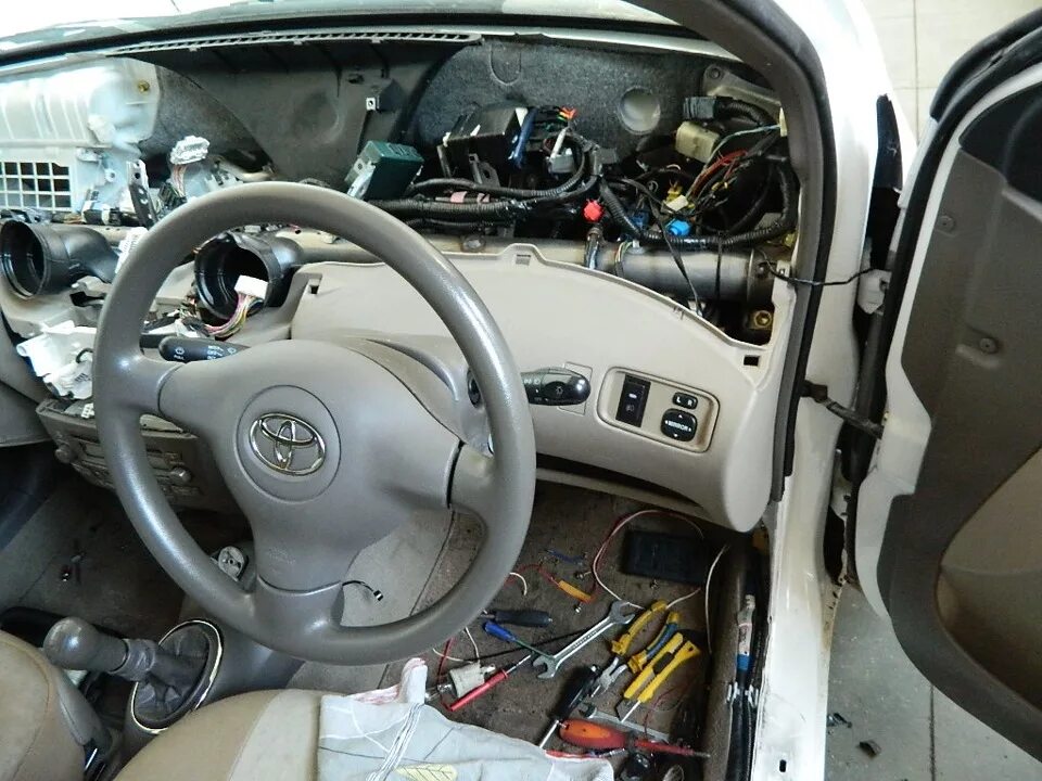 Toyota vitz точки подключения Установка сигнализации - Toyota Platz, 1 л, 2004 года электроника DRIVE2