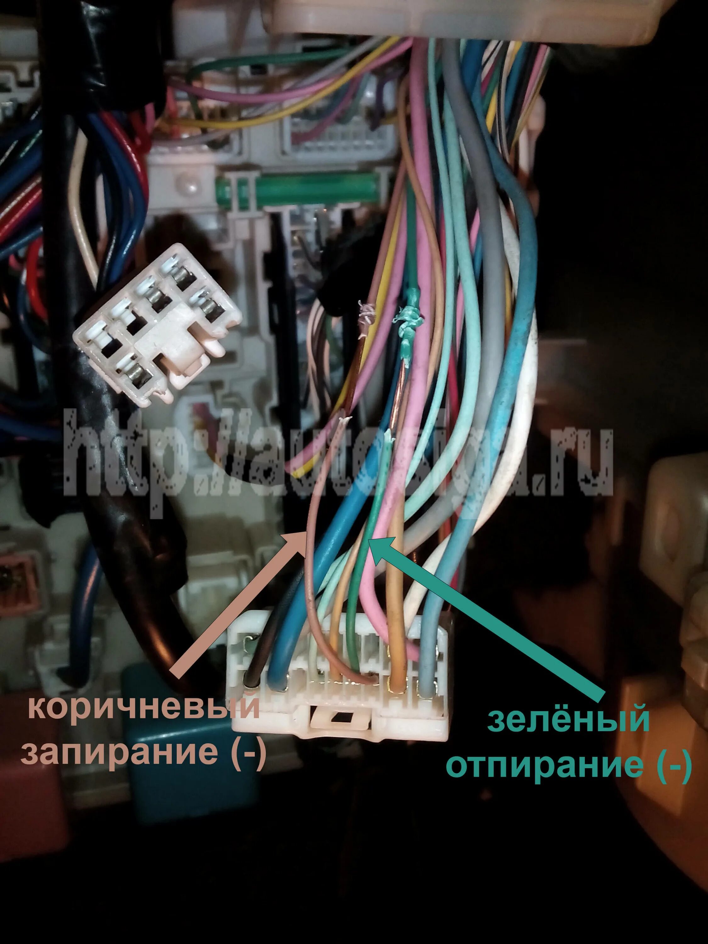 Toyota vitz точки подключения Установка автосигнализации на Toyota Vitz 2010 - Фото точек подключения