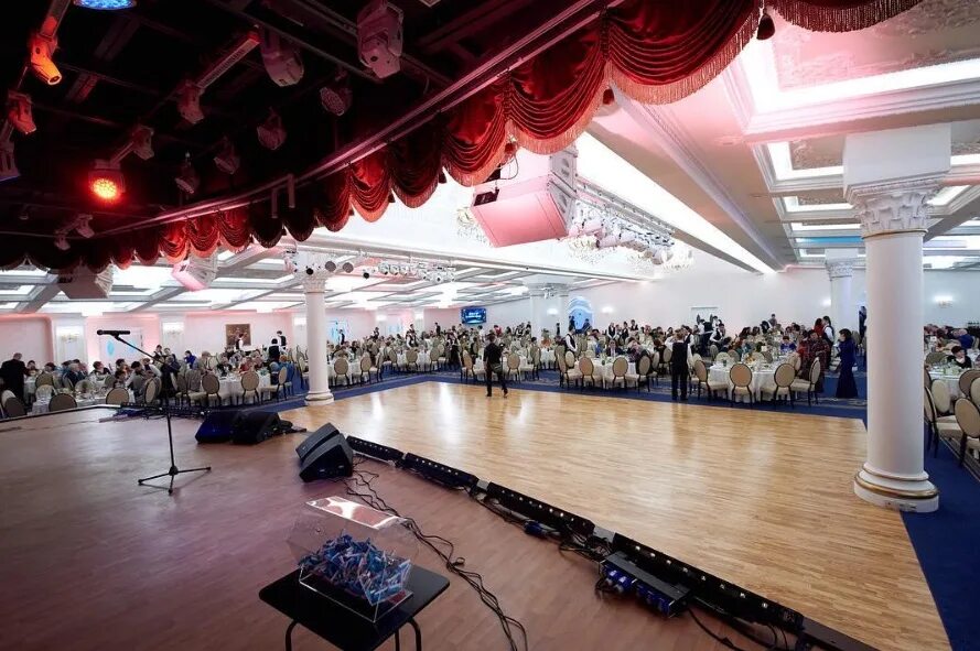 Triumph event hall ул неверовского 15 фото Белые ARCS WIFO для Зала торжеств Новости