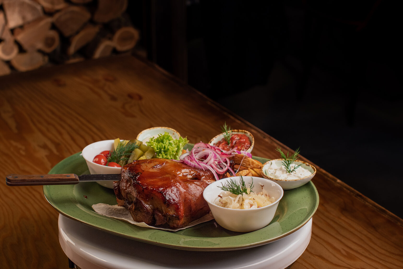 Troller pub таманская ул 24 анапа фото Сковородка "Балканская" с говядиной