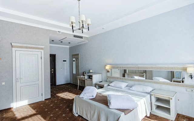 Troy ул 1 мая 131 краснодар фото Отель Троя 4* в Краснодаре 62 отзыва об отеле, цены и фото номеров - забронирова