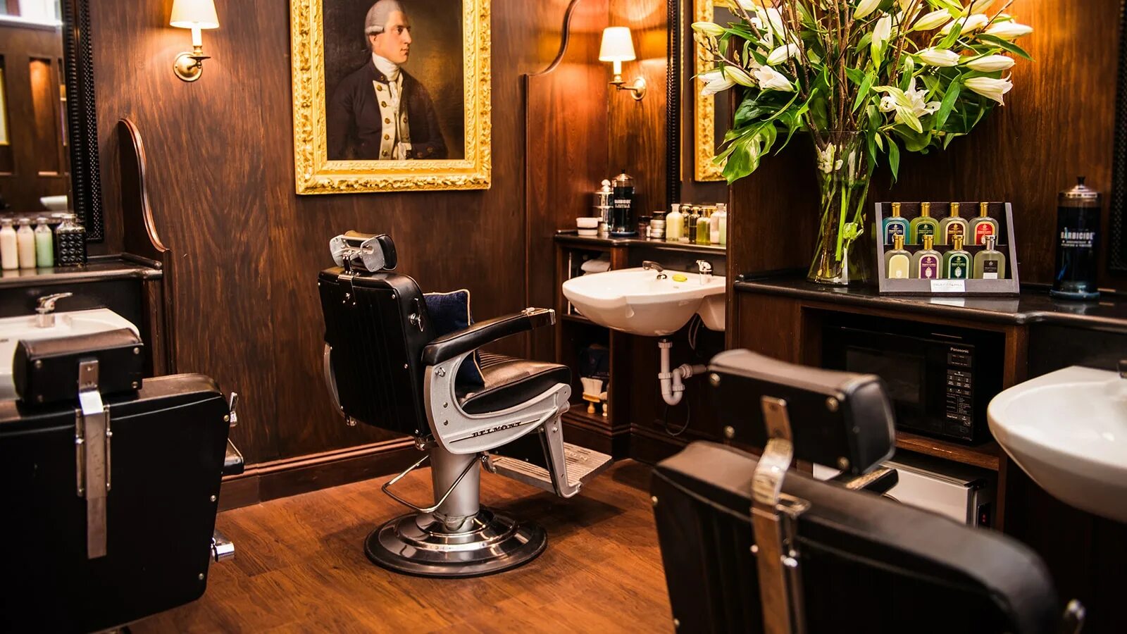 Truefitt ленинский просп 109 1к3 фото Inside The Oldest Barbers In The World The Journal MR PORTER