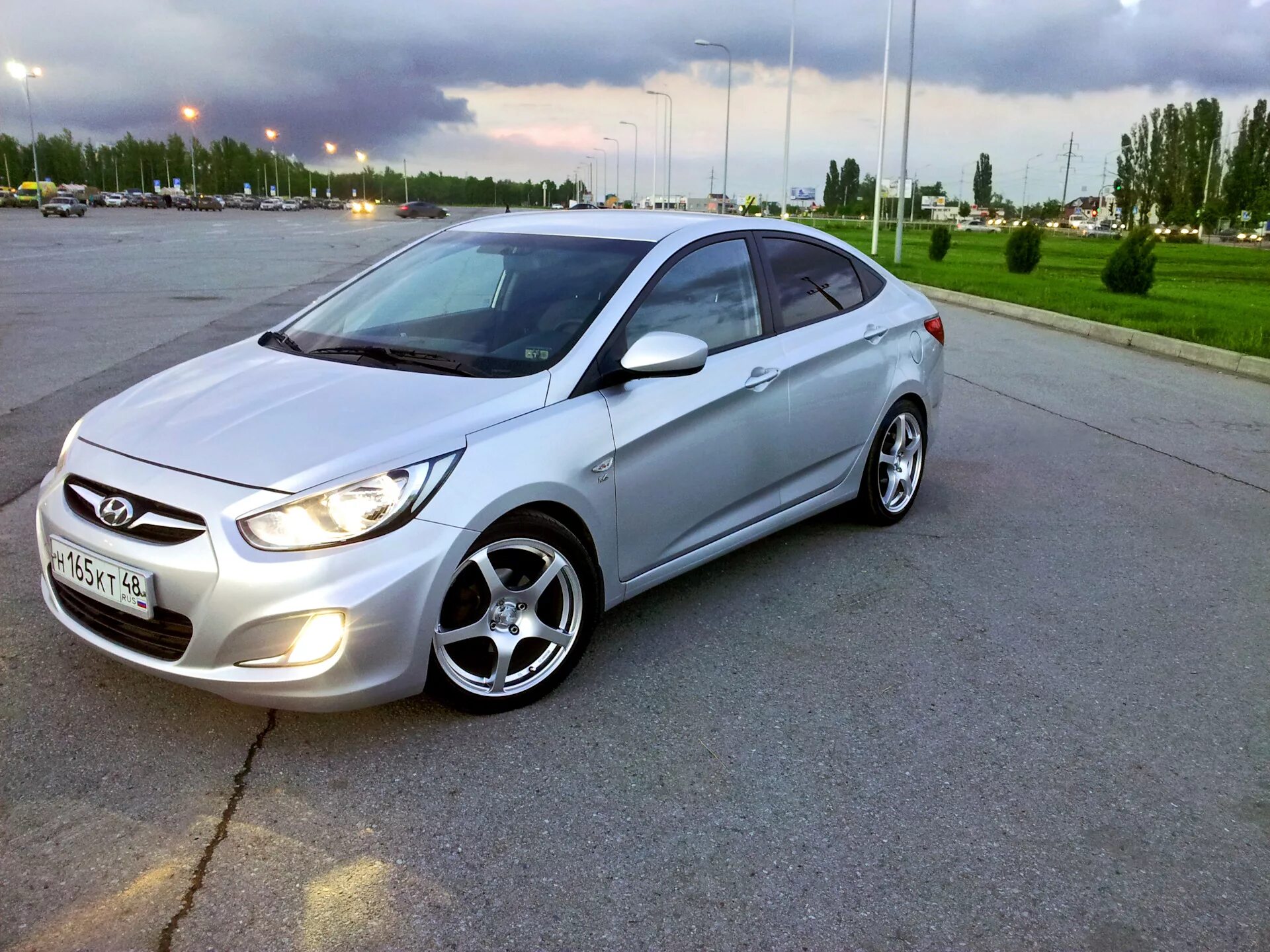 Ts7mekede на хендай солярис фото Диски RW H-125 R17 и резина Tigar 205/45/17 88W - Hyundai Solaris, 1,6 л, 2011 г