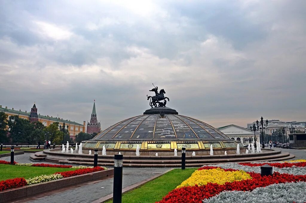 Uniize москва манежная площадь фото Манежная площадь в Москве Описание и фото