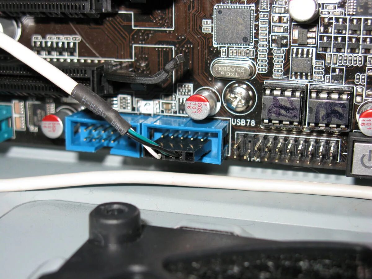 Usb 3.0 передняя панель подключение Три с половиной вместо тринадцати - достаточно? Отвечает Ikonik Zaria A10 SIM