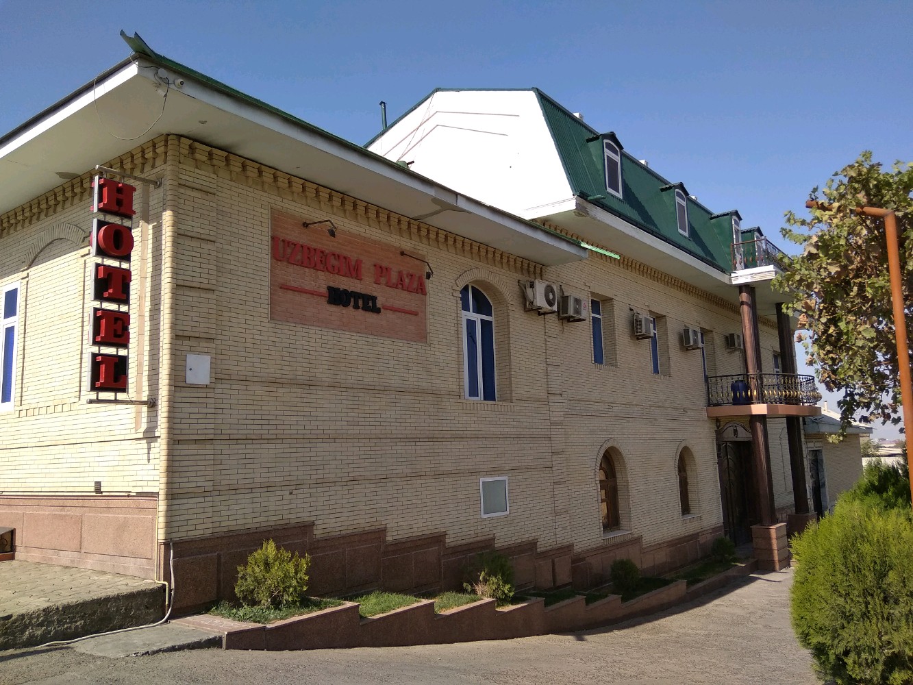 Uzbegim загородное ш 39 оренбург фото Фото: Uzbegim Plaza, гостиница, ул. Ибн Сины, 25А, Самарканд - Яндекс Карты