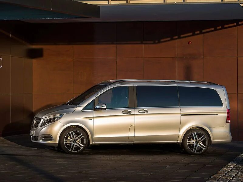 V класс фото Фото Mercedes-Benz V-Class (2014 - 2019) поколение III - фотография 80