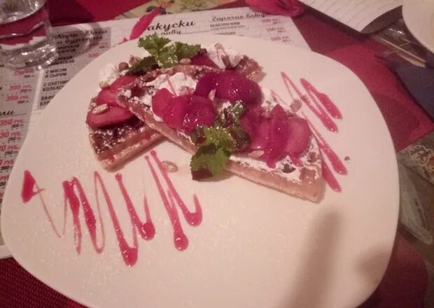 Vaffel советская площадь 1 7 пушкино фото Вафля комом в кафе Waffel* Обед на Irk.ru: рестораны, кафе, бары Иркутска