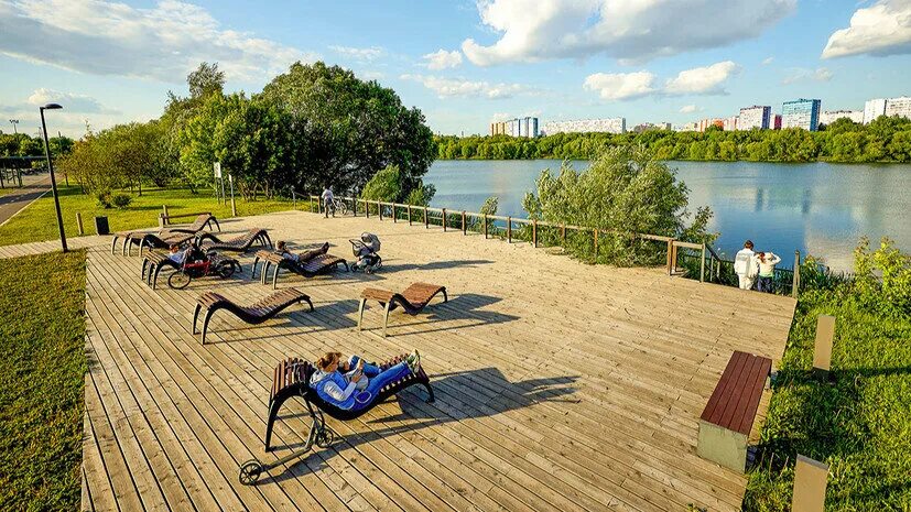 Vecher москва парк братеевская набережная фото Собянин рассказал о продолжении благоустройства берегов Москвы-реки RT на русско