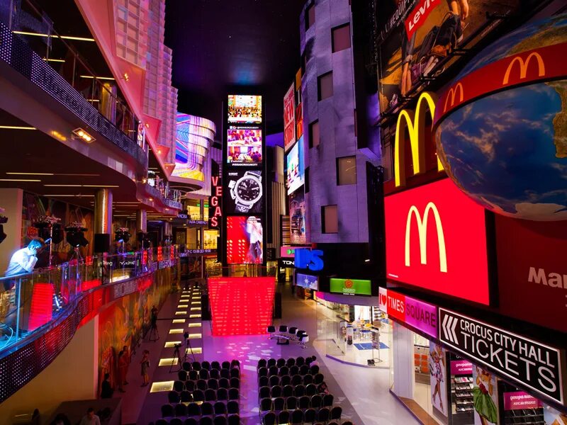 Vegas крокус сити международная ул 12 фото Медиафасад: яркий шопинг на входе в ТЦ
