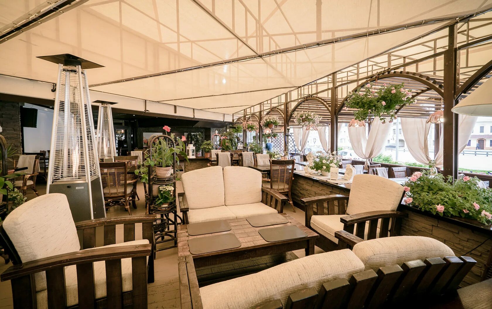 Veranda wine club ул дохтурова 7 фото 10 лучших летних веранд Москвы-2021 - Евгения Носик