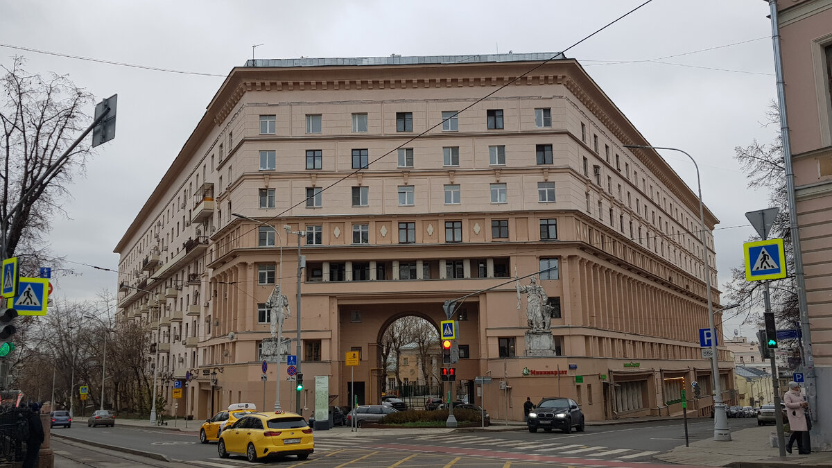 Verona подколокольный пер 16 2с2 фото Не только благодаря кадру в фильме дом стал знаменитым Обо ВСЁМ по чуть-чуть! Дз