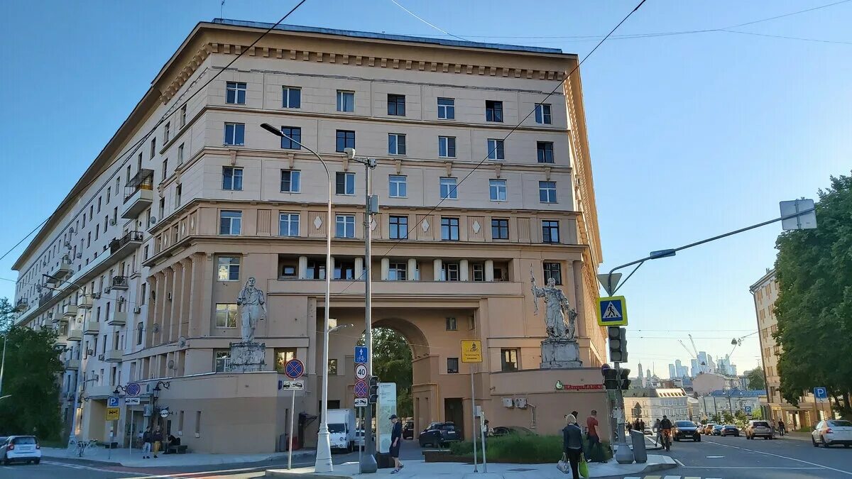 Verona подколокольный пер 16 2с2 москва фото Во дворе в голос молились молокане или адвентисты - точнее мы не узнали Москва С