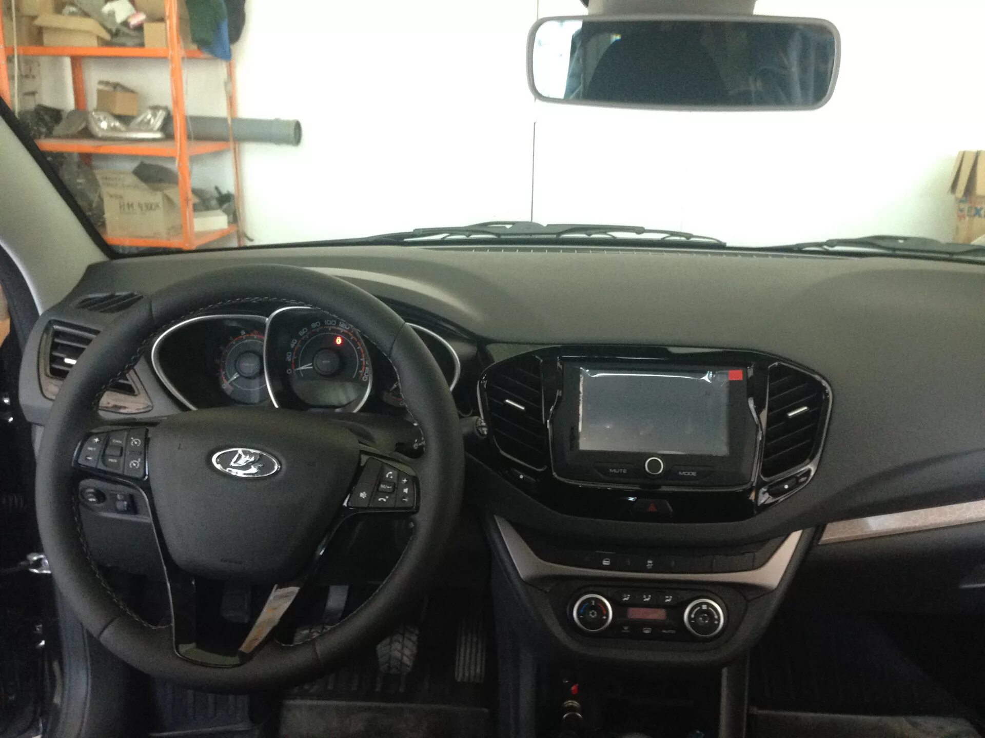 Vesta салон фото Руль в кожу. Замена вставки чёрный лак - Lada Vesta, 1,6 л, 2018 года тюнинг DRI