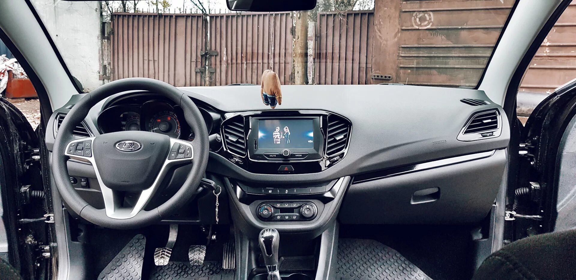 Vesta салон фото ⚫ Черный глянец в салон веста ☻ - Lada Vesta, 1,6 л, 2018 года стайлинг DRIVE2