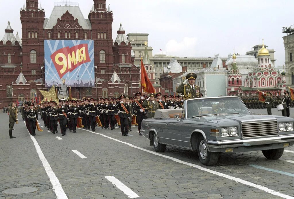 Victory советская площадь 9 фото Файл:RIAN archive 807985 Moscow's Red Square military parade on Victory Day.jpg 