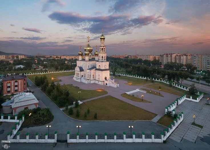 Viktoria республика хакасия абакан фото Фотография фотографа Сергей Дегтярёв - Преображенский собор, Абакан Statue of li