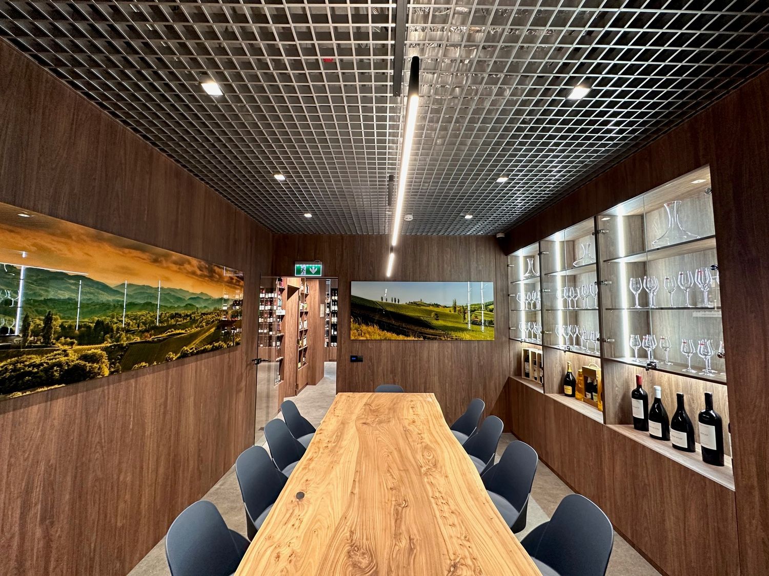 Vinoteca friendly wines самарская ул 203 фото Винотека SimpleWine ЖК Империалъ, м. Алабинская, Самарская обл., г.о. Самара, Ле