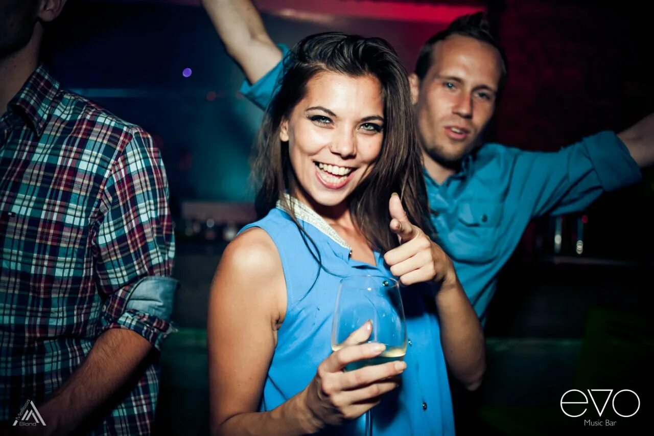 Voice music bar первомайская ул 25 фото Вакансия Хостеc-Face Control, работа в Evo Music Bar