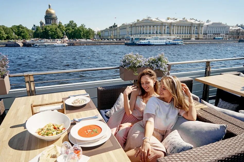 Volga volga петровская наб 8 фото Ресторан Volga-Volga Волга-Волга. Санкт-Петербург, Петровская набережная, спуск 