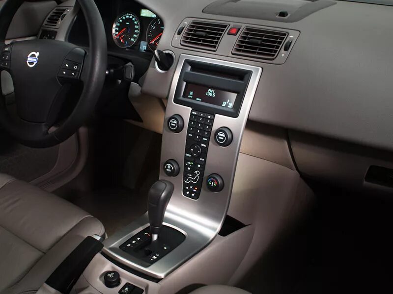Volvo s40 тюнинг салона 2005 Volvo S40 Image. Photo 12 of 18
