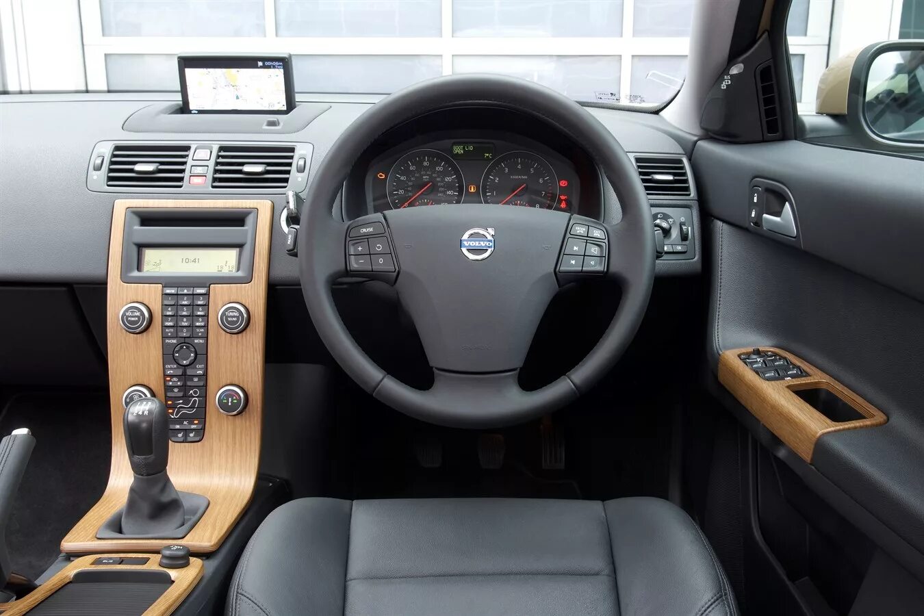 Volvo s40 тюнинг салона Volvo S40, Model Year 2009 - Volvo Car UK Media Newsroom