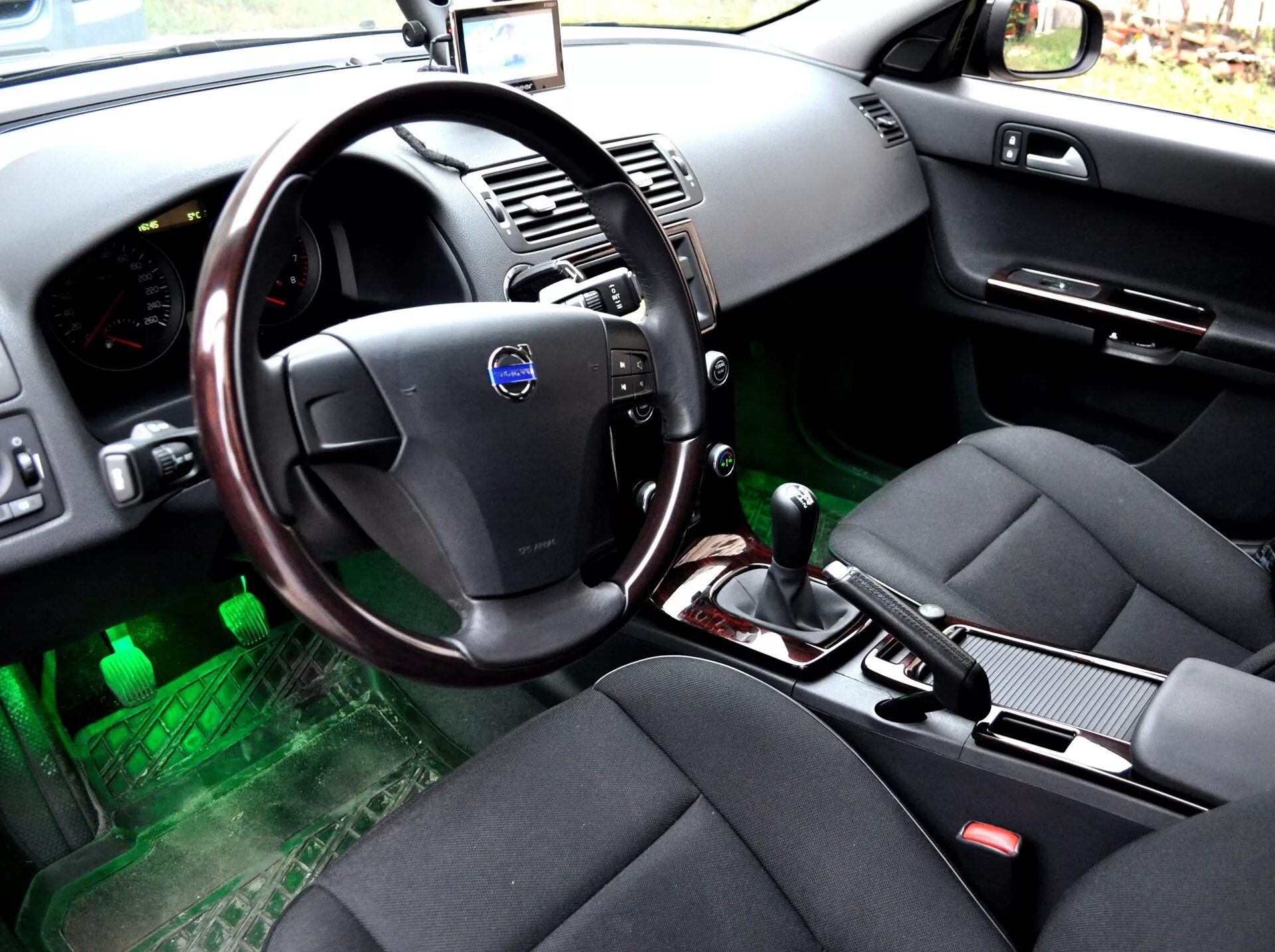 Volvo s40 тюнинг салона Салон_начало (дерево) - Volvo S40 (2G), 1,6 л, 2008 года тюнинг DRIVE2