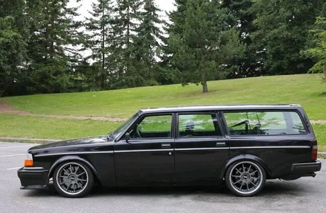 Volvo тюнинг фото Kenny Watson's 245 with a T6 whiteblock in it. Volvo wagon, Volvo 240, Volvo