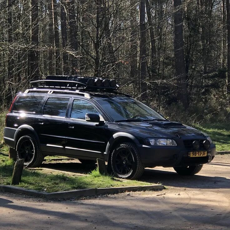 Volvo xc70 тюнинг фото Lifted Volvo XC70 Cross Country With Off road Enhancements from the Netherlands 